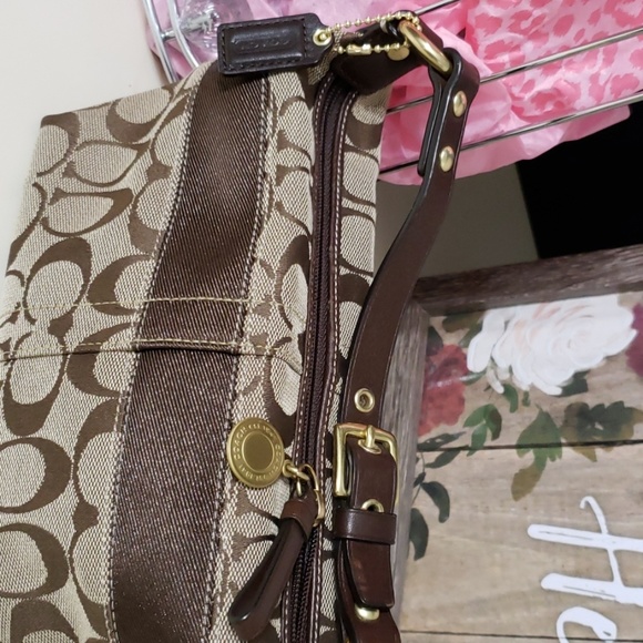 Coach signature hobo baguette - Picture 2 of 8